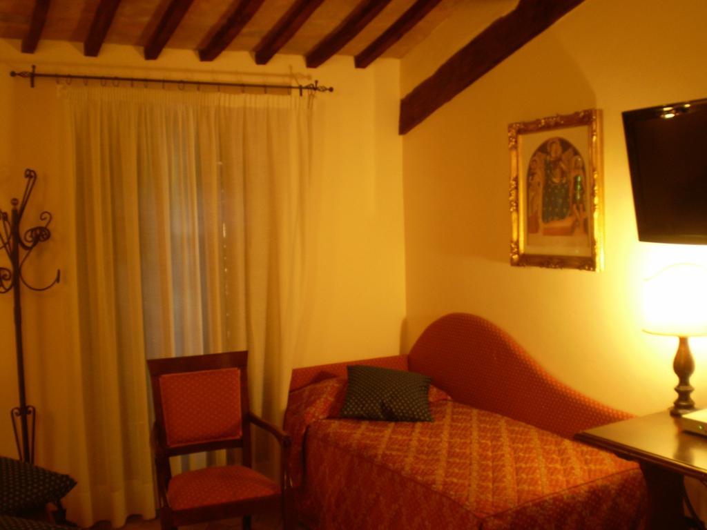 Country Hotel Poggiomanente Umbertide Buitenkant foto