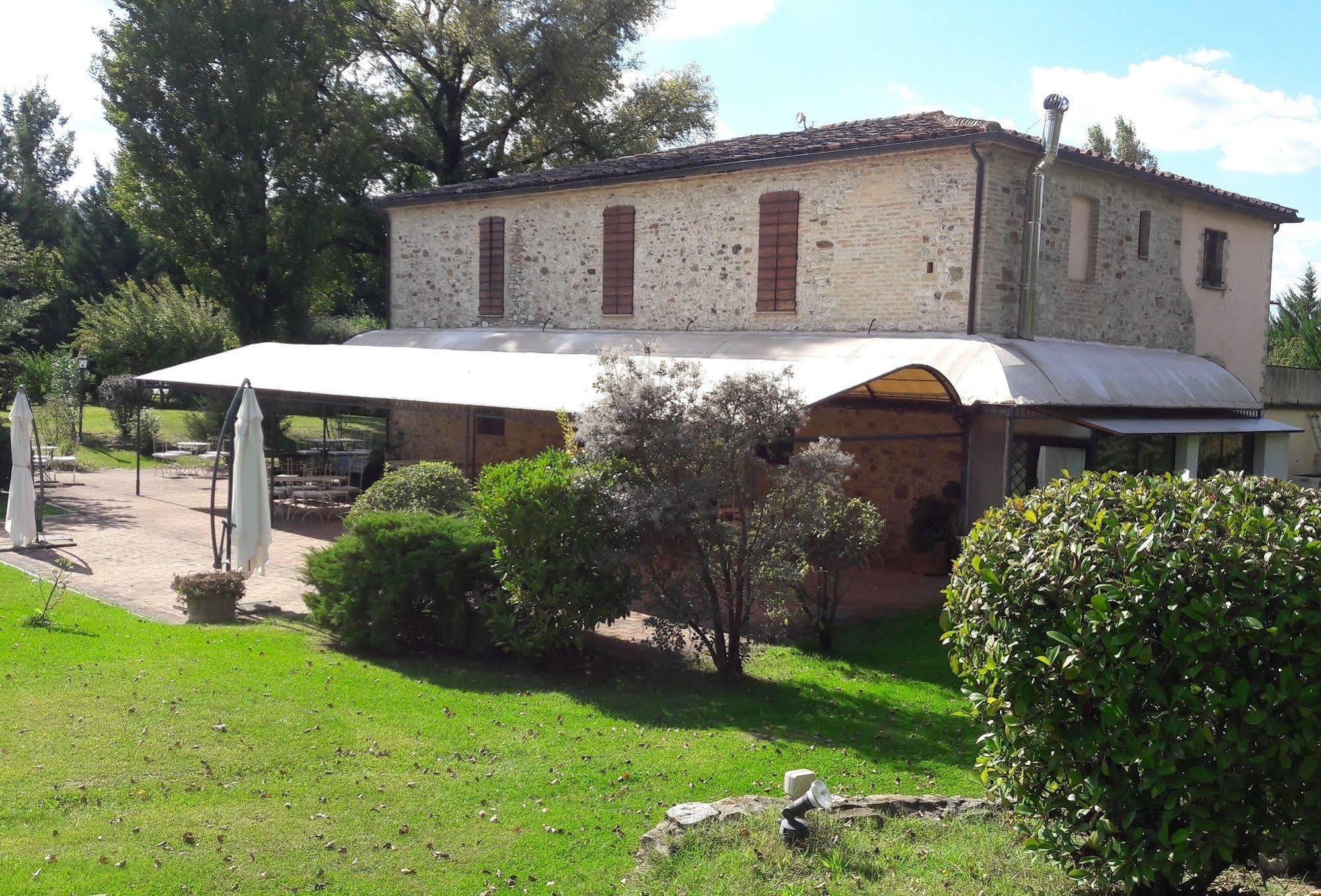 Country Hotel Poggiomanente Umbertide Buitenkant foto