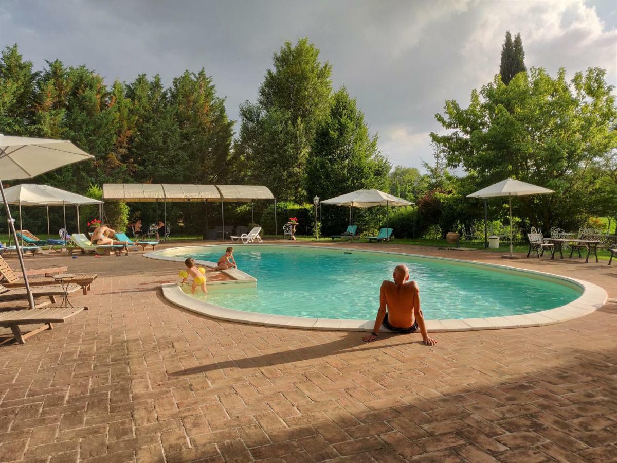 Country Hotel Poggiomanente Umbertide Buitenkant foto